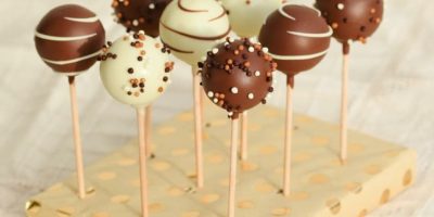 Cakepopsi: vanilijevi s kokosom in belo čokolado (15 kom)
