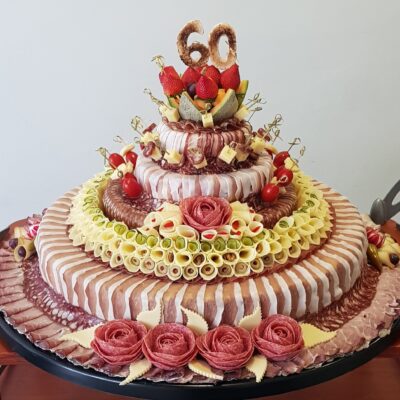 Mesna torta za 30 oseb